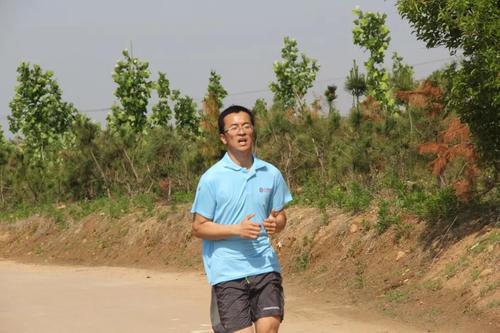 王勇.jpg