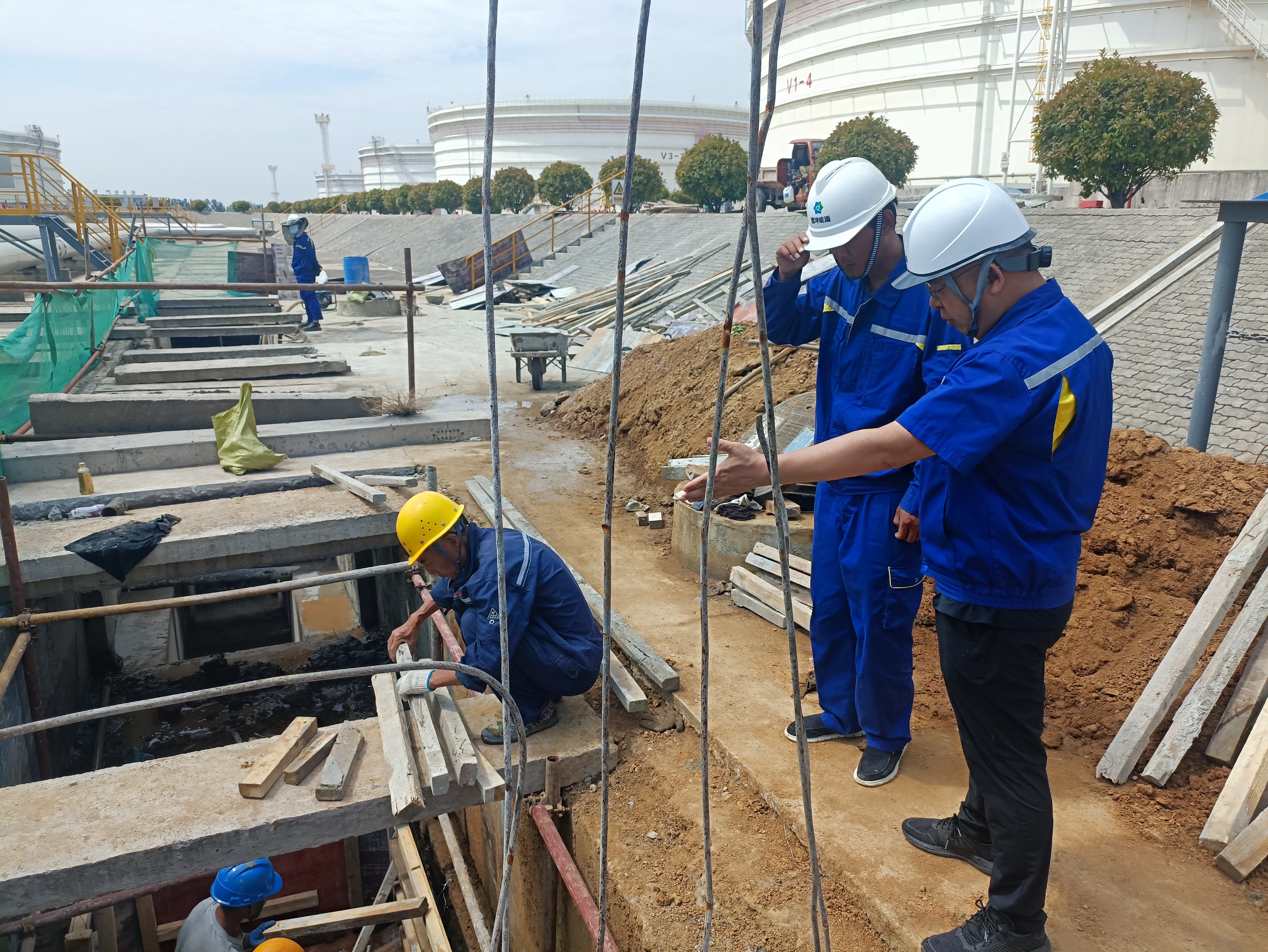 1敢创担责 匠心破题.jpg